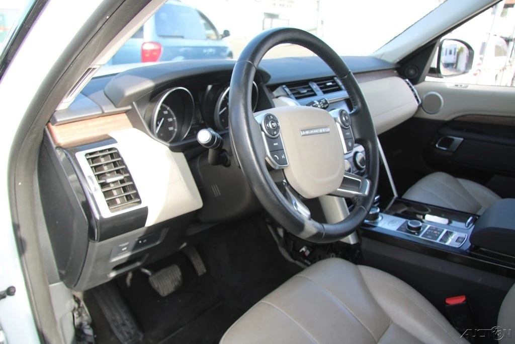 2017 Land Rover Discovery 5th Gen - Image 18 of 21