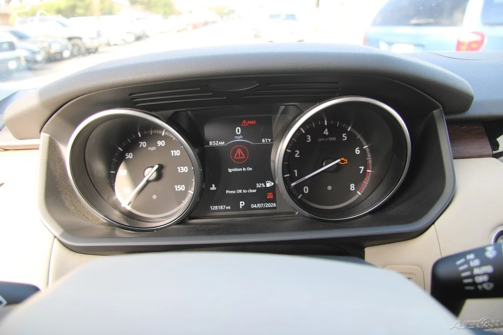 2017 Land Rover Discovery 5th Gen - Image 19 of 21