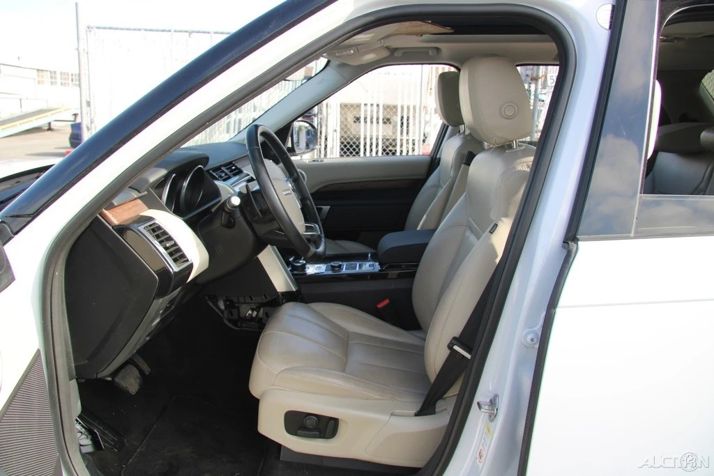 2017 Land Rover Discovery 5th Gen - Image 17 of 21