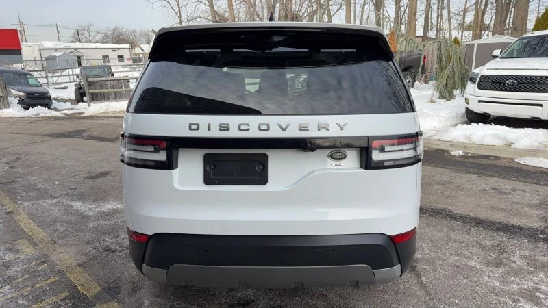 2017 Land Rover Discovery 5th Gen - Image 6 of 12