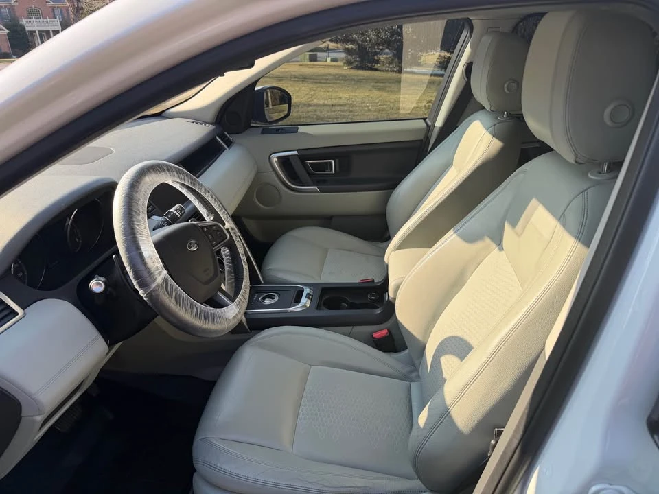 2017 Land Rover Discovery 5th Gen - Image 3 of 11