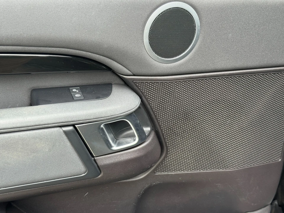 2017 Land Rover Discovery 5th Gen - Image 21 of 21