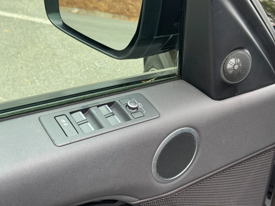 2017 Land Rover Discovery 5th Gen - Image 20 of 21