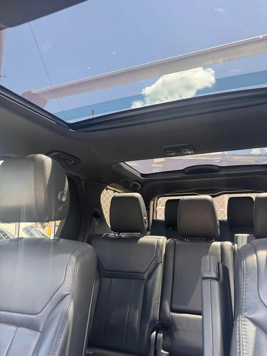 2017 Land Rover Discovery Sport - Image 2 of 15