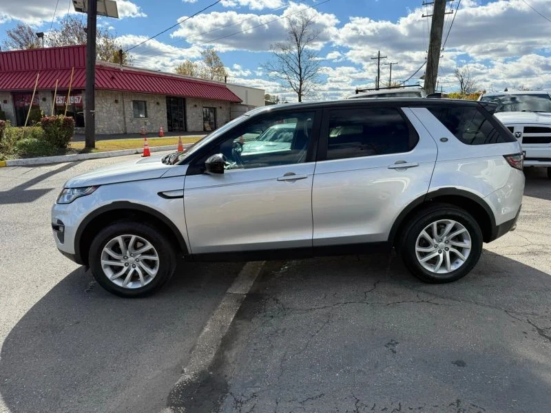 2017 Land Rover Discovery 5th Gen - Image 5 of 12