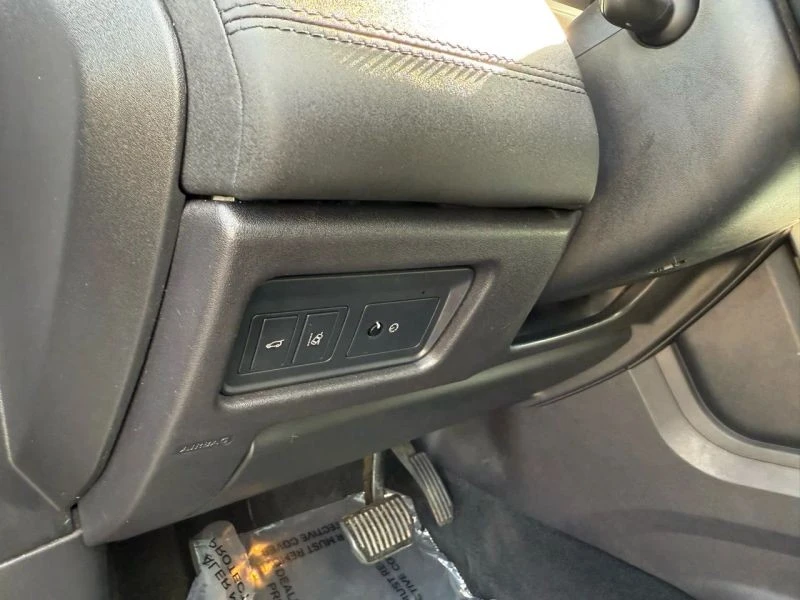 2017 Land Rover Discovery 5th Gen - Image 12 of 12