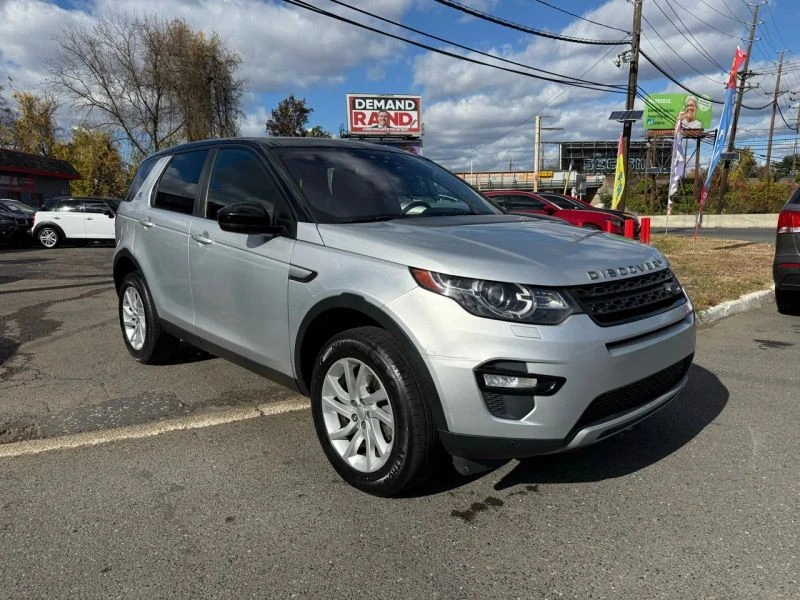 2017 Land Rover Discovery 5th Gen - Image 3 of 12
