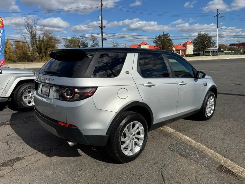 2017 Land Rover Discovery 5th Gen - Image 8 of 12