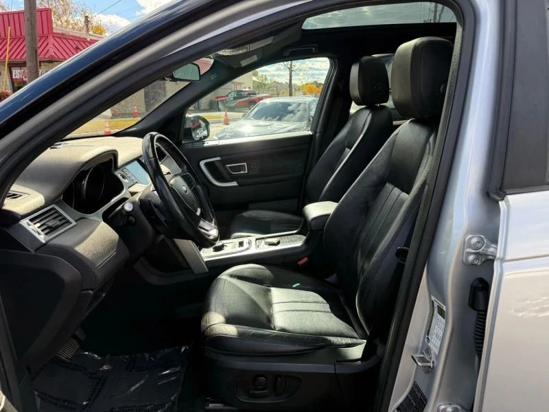 2017 Land Rover Discovery 5th Gen - Image 9 of 12