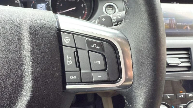 2017 Land Rover Discovery 5th Gen - Image 11 of 12
