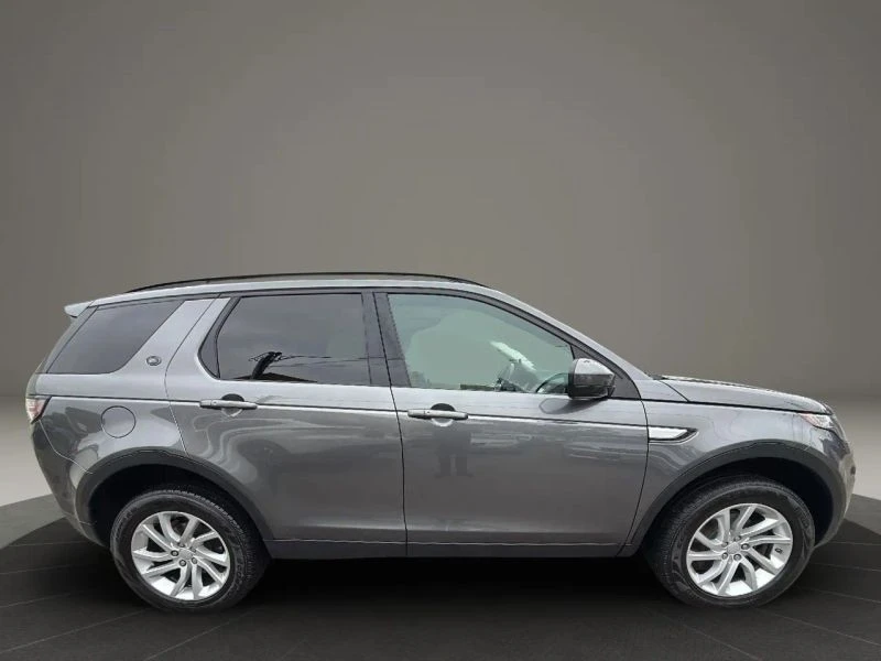2017 Land Rover Discovery 5th Gen - Image 4 of 12