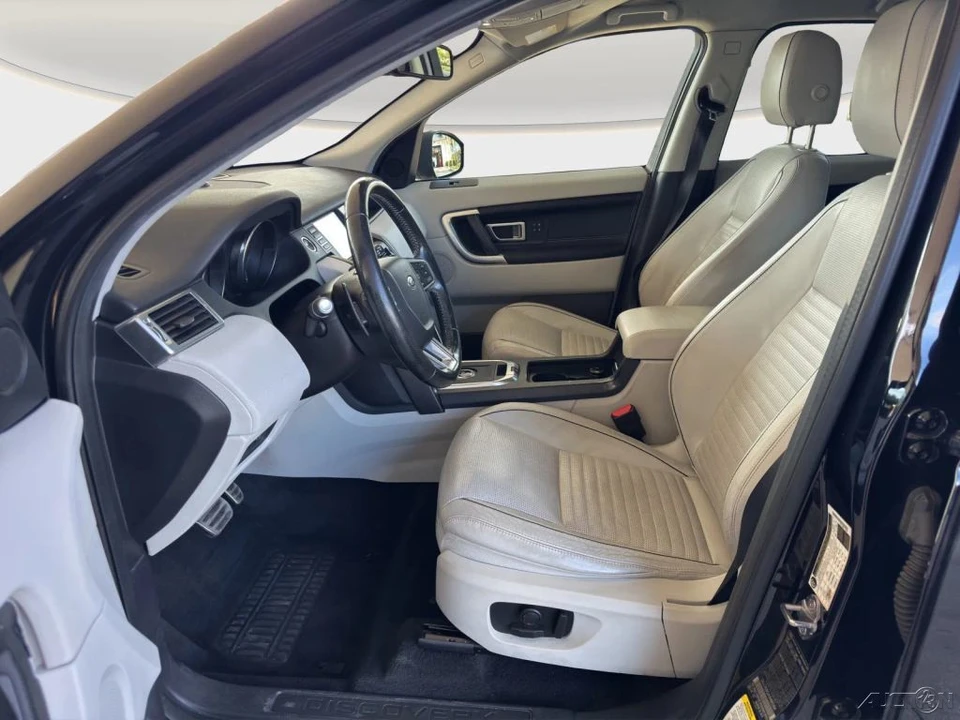 2017 Land Rover Discovery 5th Gen - Image 8 of 21