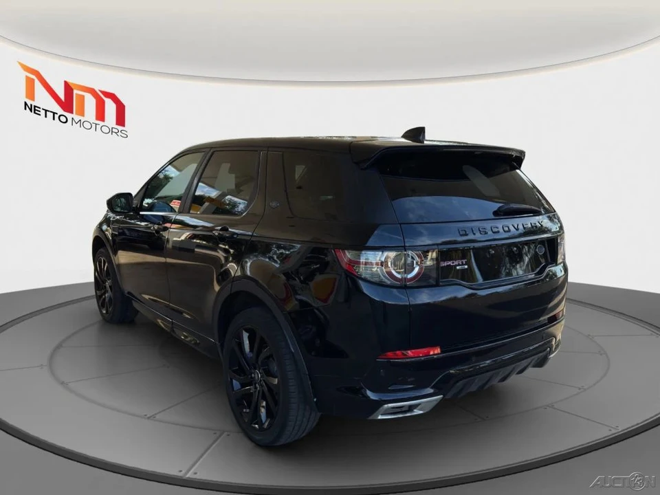 2017 Land Rover Discovery 5th Gen - Image 3 of 21