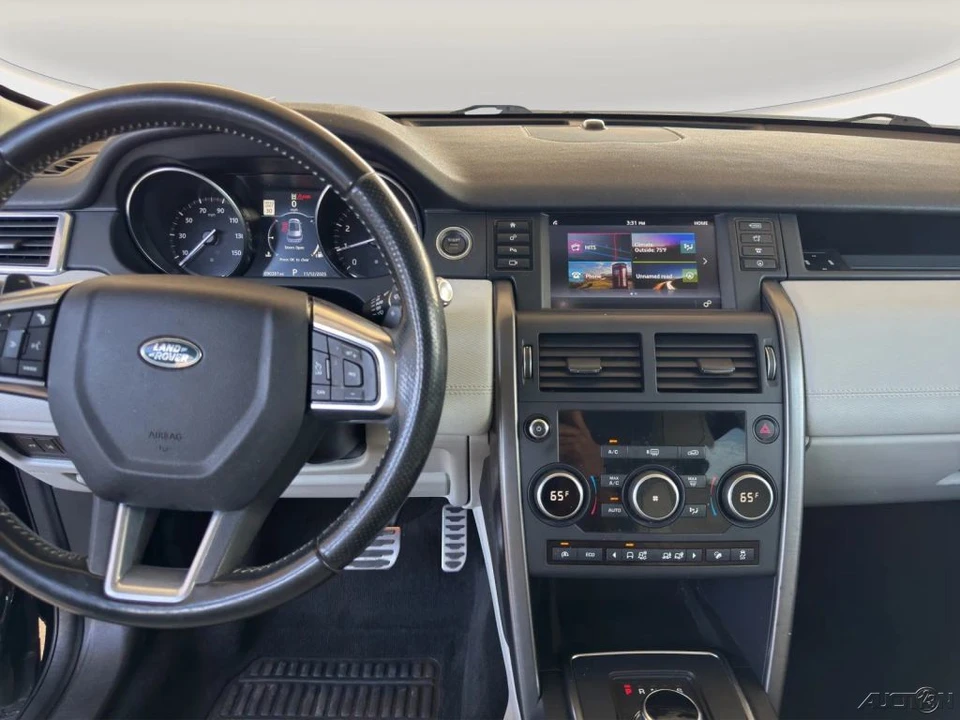 2017 Land Rover Discovery 5th Gen - Image 16 of 21