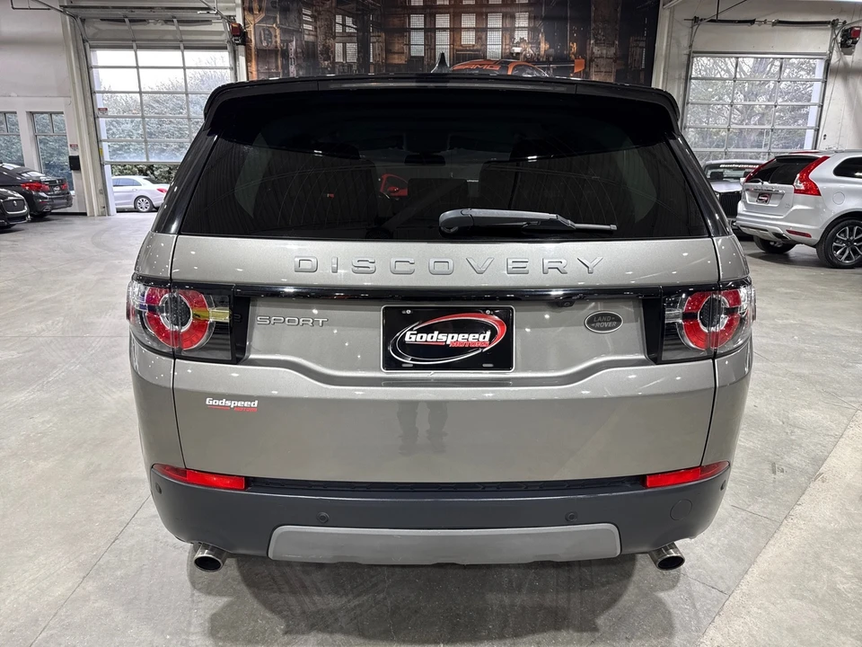 2017 Land Rover Discovery 5th Gen - Image 6 of 12