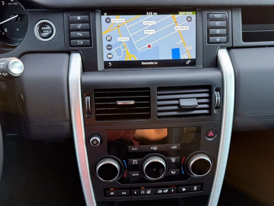 2017 Land Rover Discovery Sport - Image 11 of 12