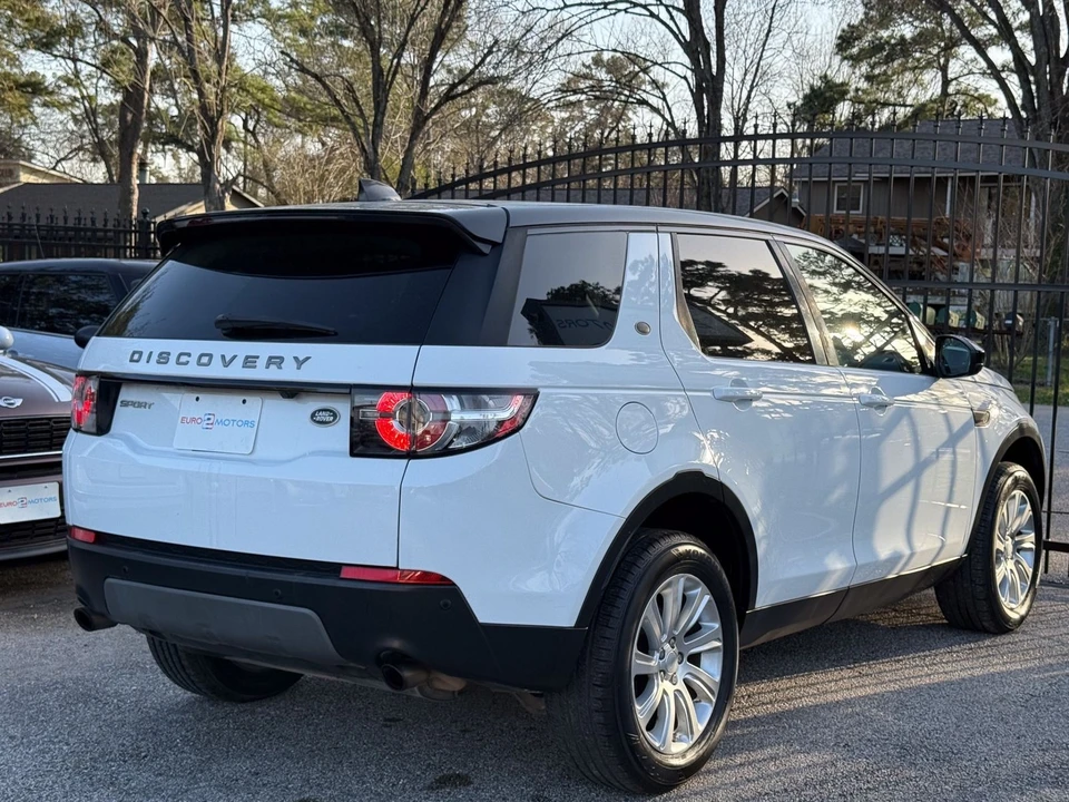 2017 Land Rover Discovery 5th Gen - Image 7 of 12