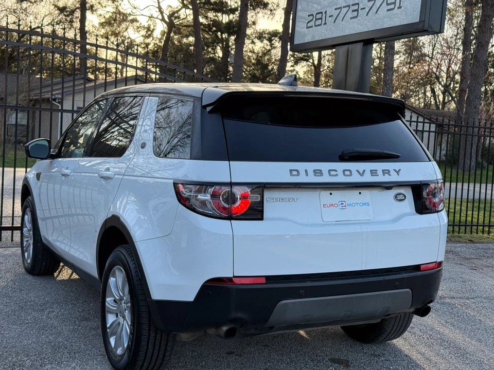 2017 Land Rover Discovery 5th Gen - Image 5 of 12