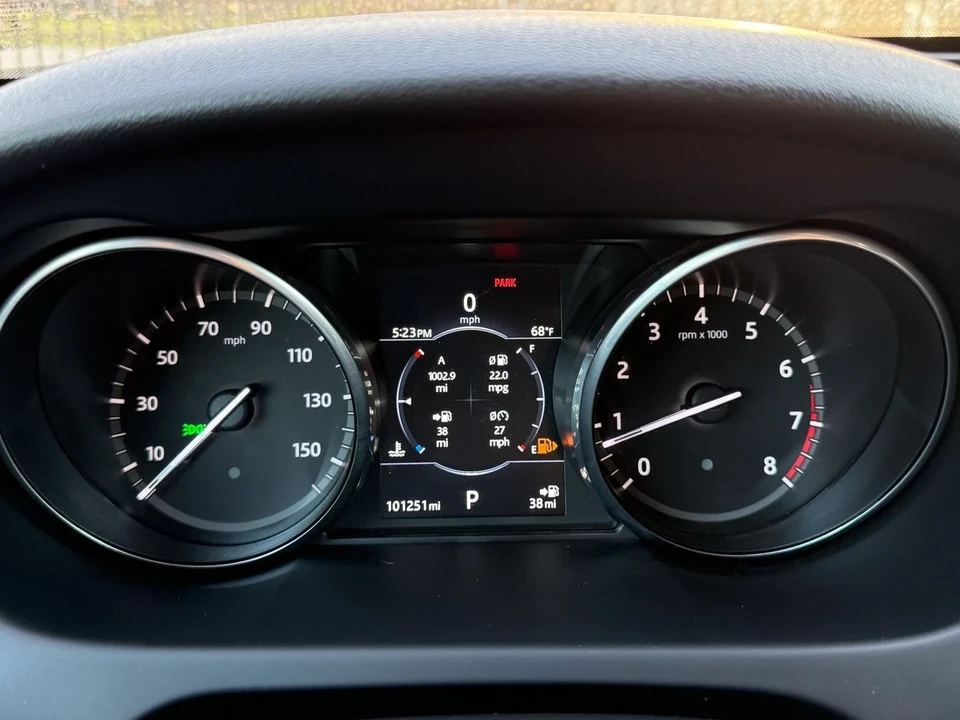 2017 Land Rover Discovery 5th Gen - Image 9 of 12