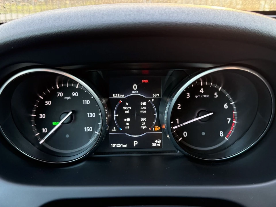 2017 Land Rover Discovery 5th Gen - Image 9 of 12