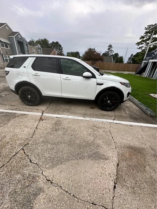 2017 Land Rover Discovery Sport - Image 2 of 11