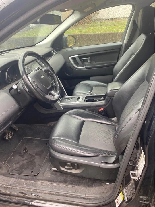 2017 Land Rover Discovery 5th Gen - Image 4 of 4