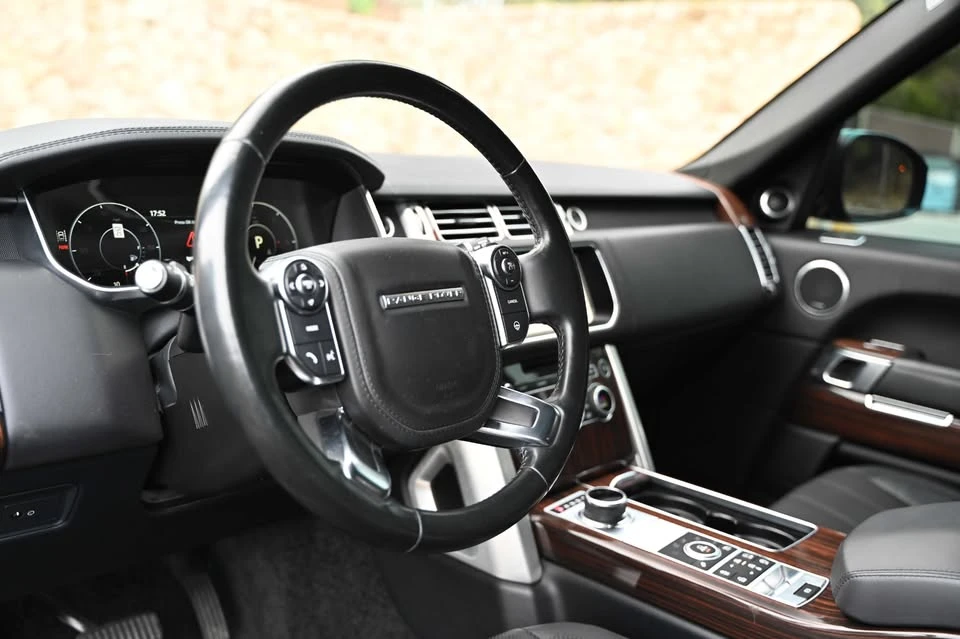 2017 Land Rover Range Rover L405 - Image 11 of 20