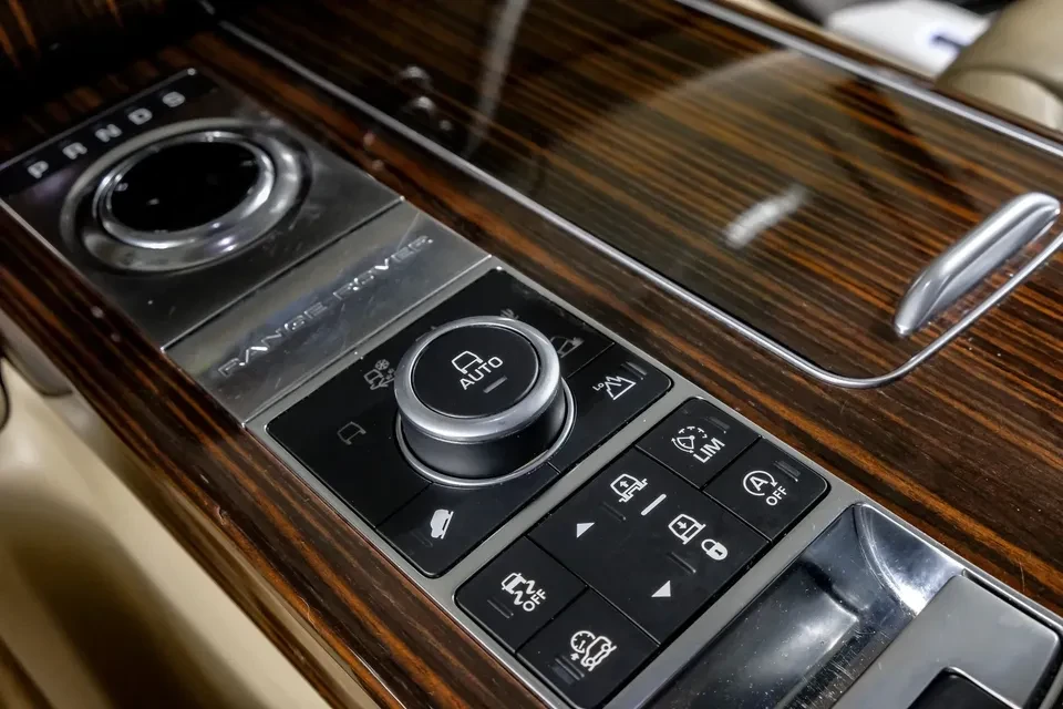 2017 Land Rover Range Rover L405 - Image 15 of 20