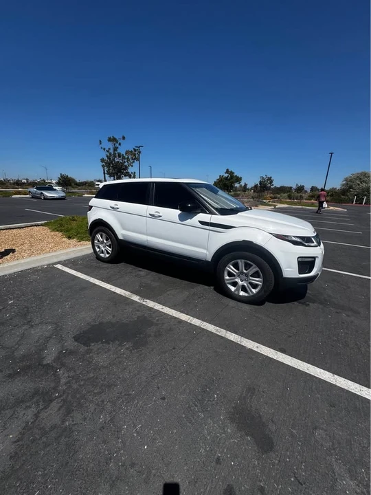 2017 Land Rover Range Rover L405 - Image 2 of 4