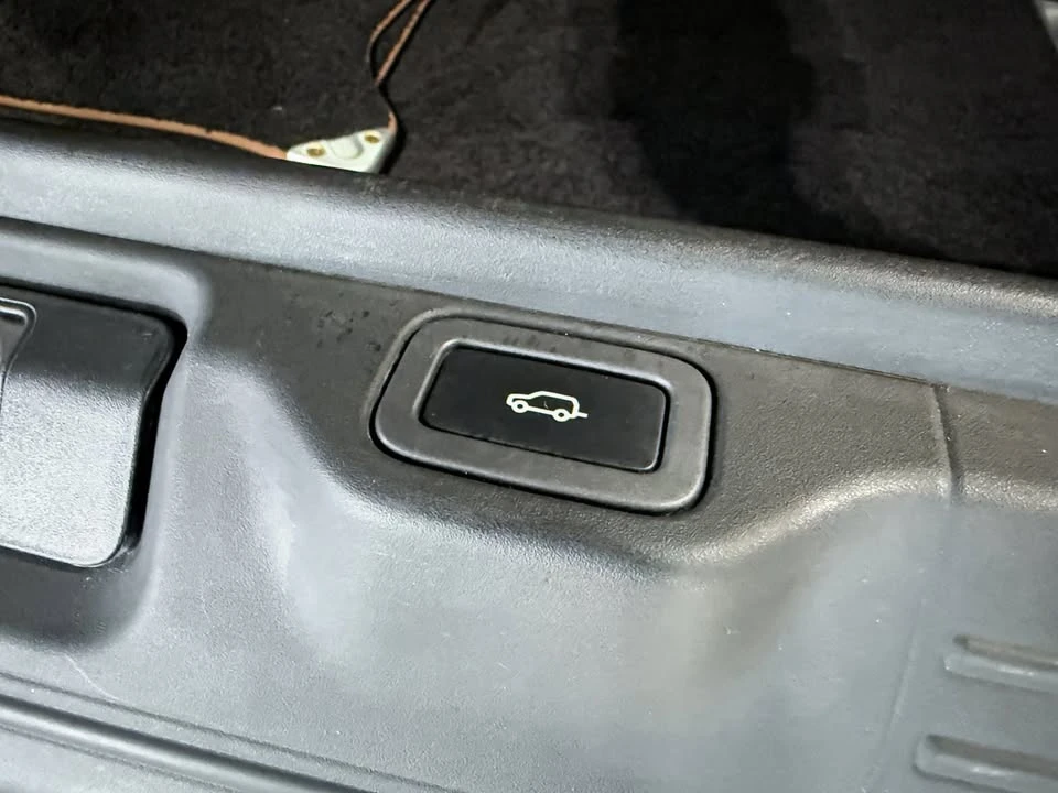 2017 Land Rover Range Rover L405 - Image 11 of 20