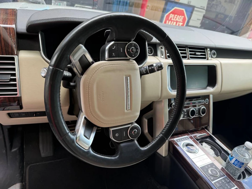 2017 Land Rover Range Rover L405 - Image 17 of 24