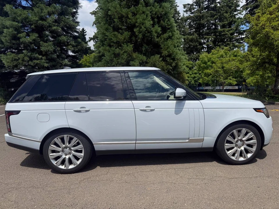 2017 Land Rover Range Rover L405 - Image 2 of 24