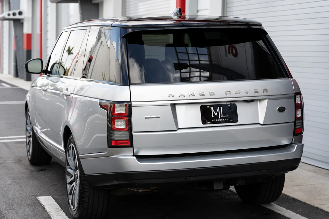 2017 Land Rover Range Rover L405 - Image 17 of 31