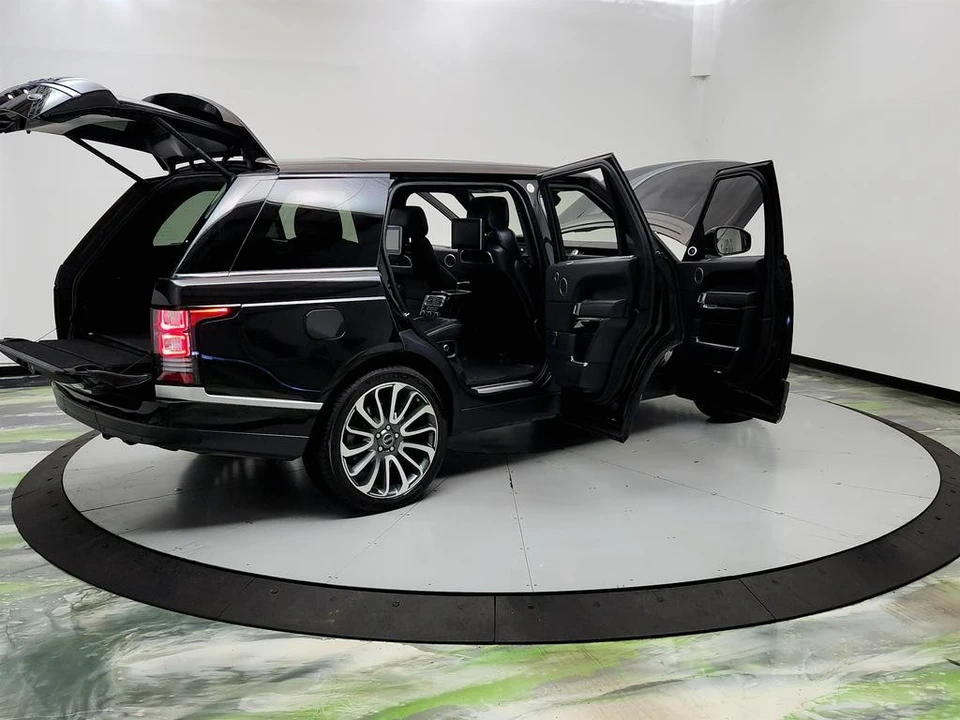 2017 Land Rover Range Rover L405 - Image 11 of 31