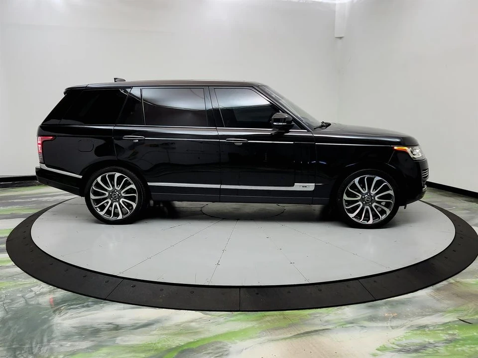 2017 Land Rover Range Rover L405 - Image 4 of 31