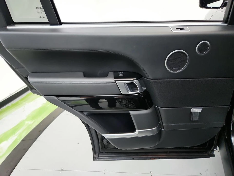 2017 Land Rover Range Rover L405 - Image 24 of 31