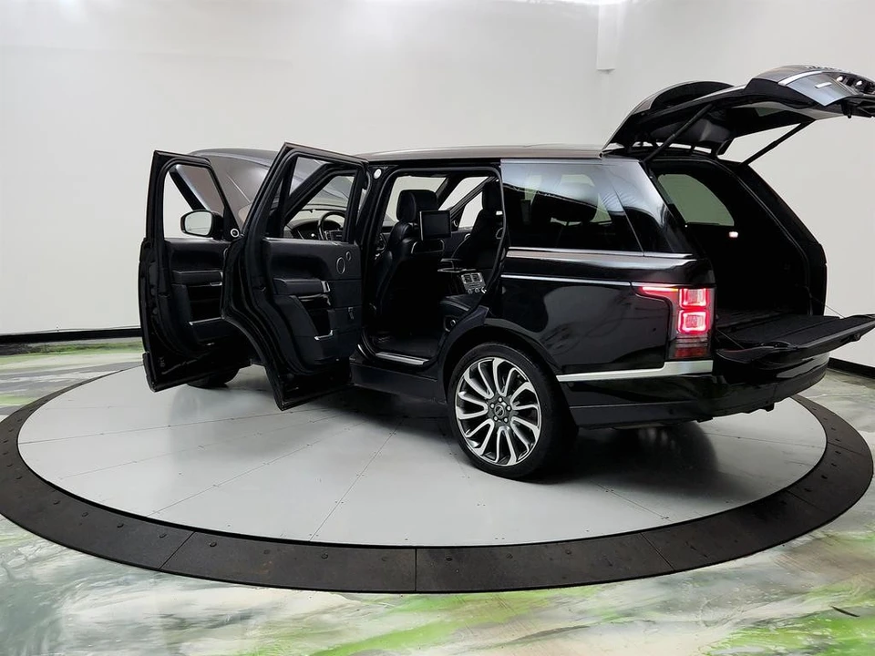 2017 Land Rover Range Rover L405 - Image 12 of 31