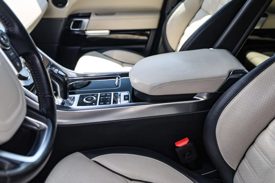 2017 Land Rover Range Rover L405 - Image 28 of 31