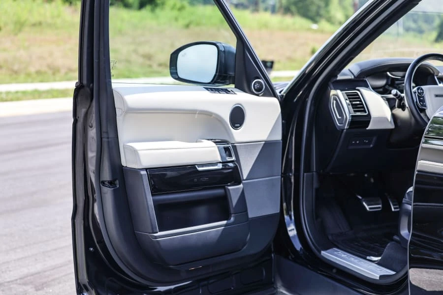 2017 Land Rover Range Rover L405 - Image 27 of 31