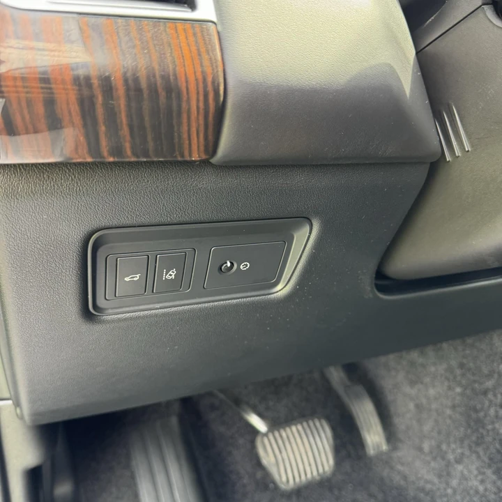 2017 Land Rover Range Rover L405 - Image 25 of 31