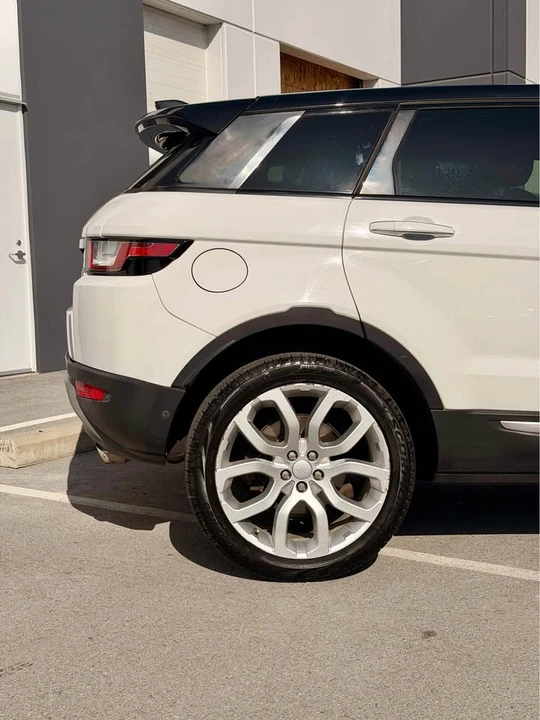 2017 Land Rover Range Rover Evoque 1st Gen - Image 5 of 12