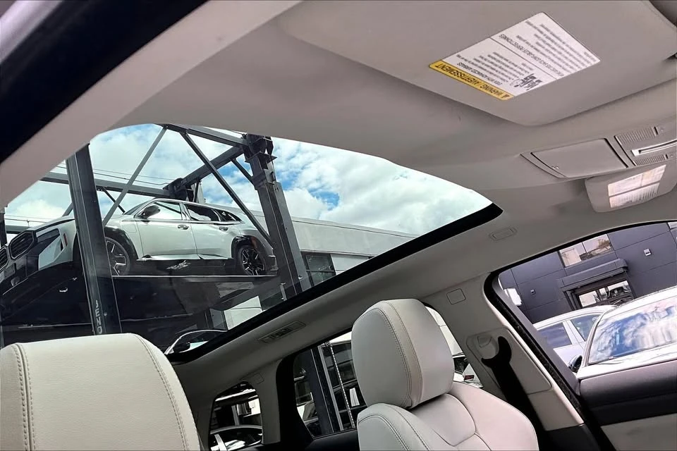 2017 Land Rover Range Rover Evoque 1st Gen - Image 9 of 20