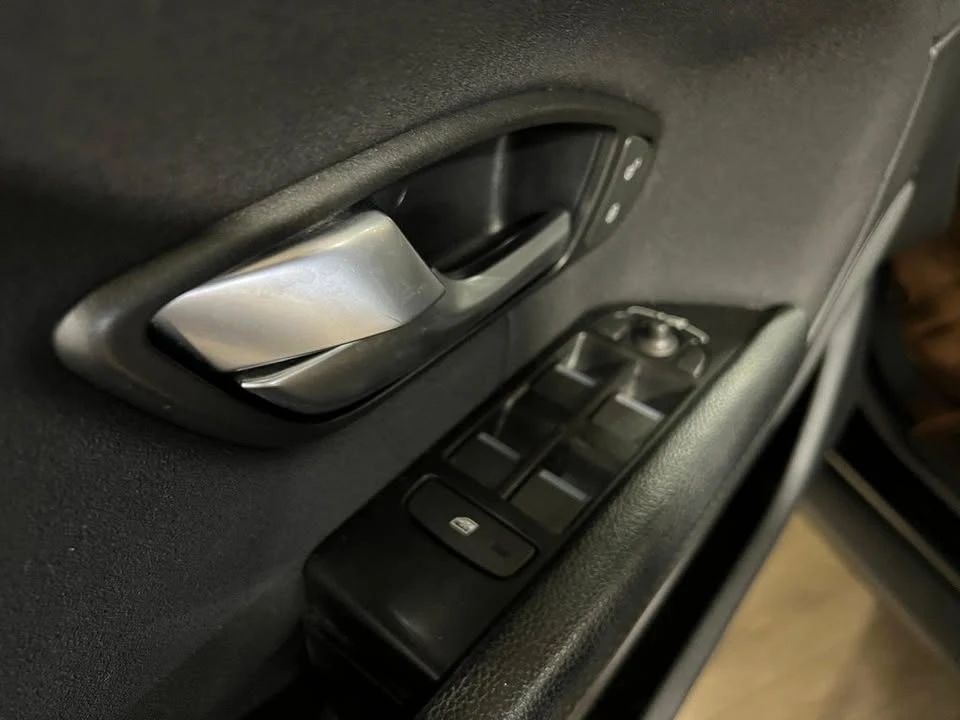2017 Land Rover Range Rover Evoque 1st Gen - Image 18 of 20