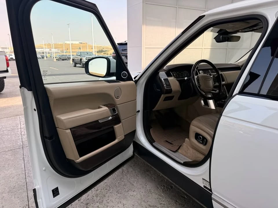 2017 Land Rover Range Rover L405 - Image 10 of 20