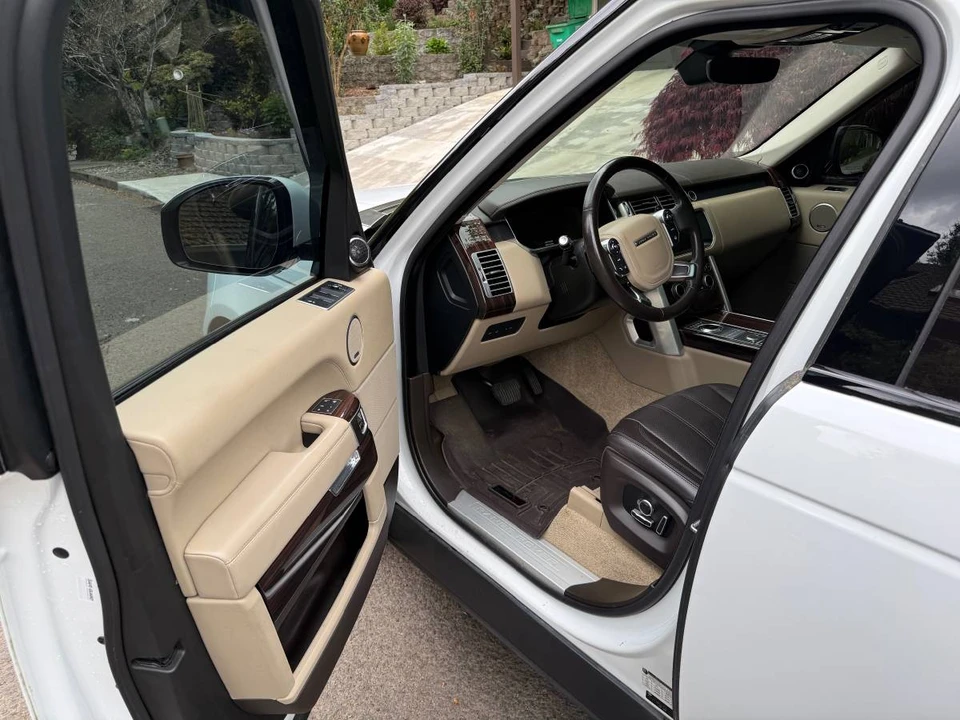 2017 Land Rover Range Rover L405 - Image 10 of 13