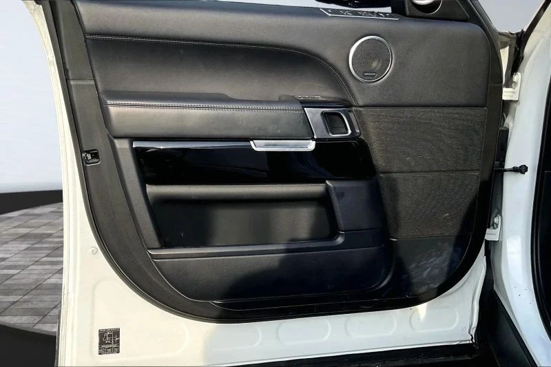 2017 Land Rover Range Rover L405 - Image 9 of 12