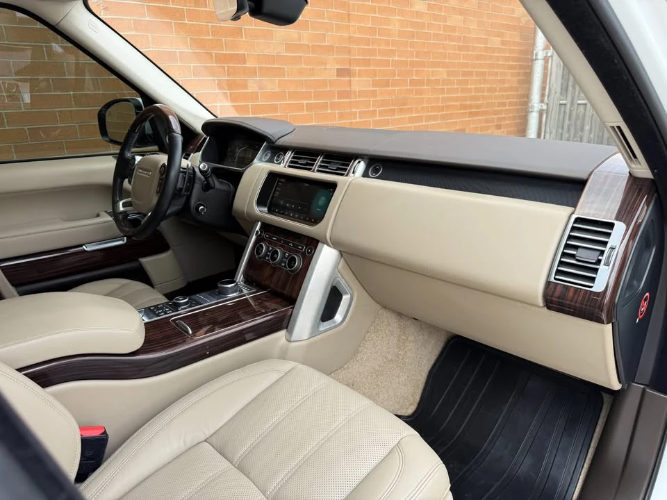 2017 Land Rover Range Rover L405 - Image 11 of 20