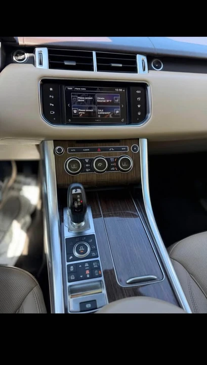 2017 Land Rover Range Rover L405 - Image 3 of 11