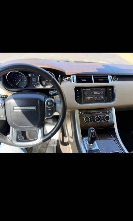 2017 Land Rover Range Rover L405 - Image 4 of 11