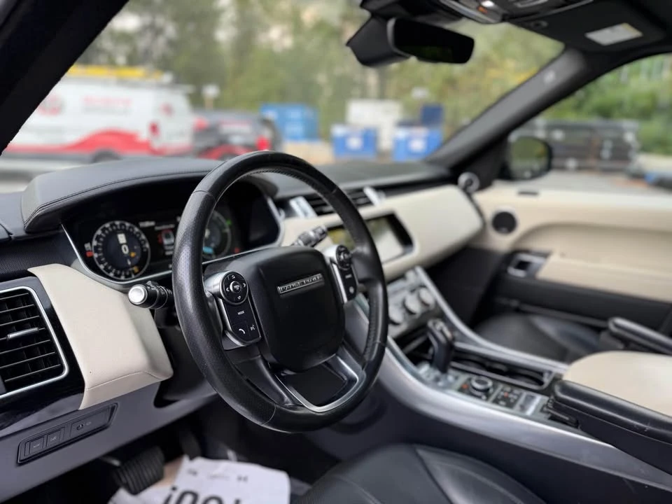2017 Land Rover Range Rover L405 - Image 7 of 14